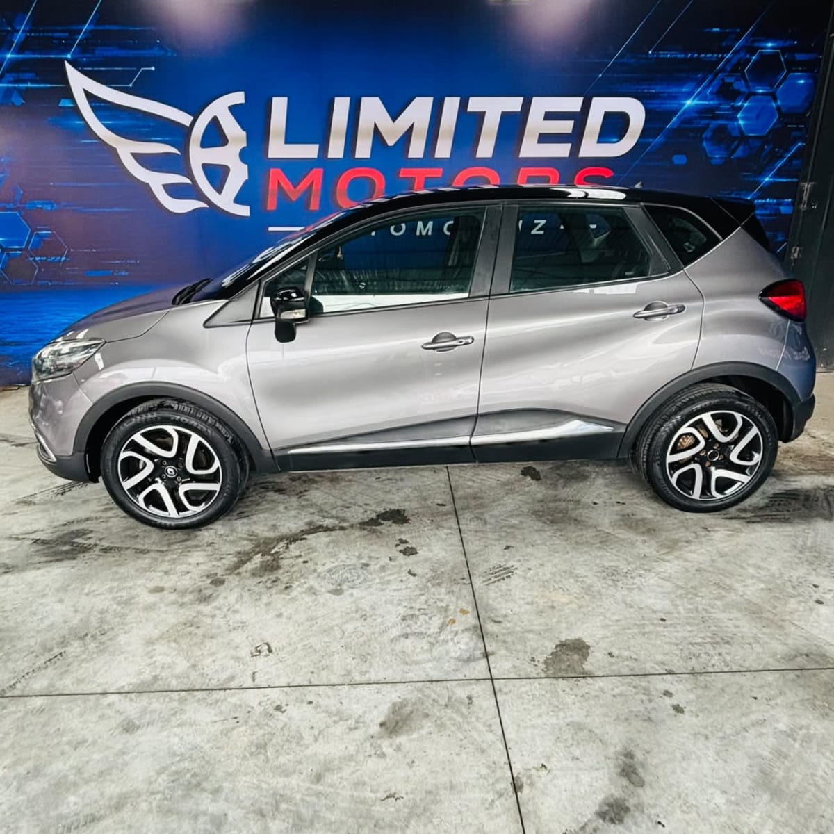 2017 Renault CAPTUR EXPRESSION 1.5 - Miniatura 5