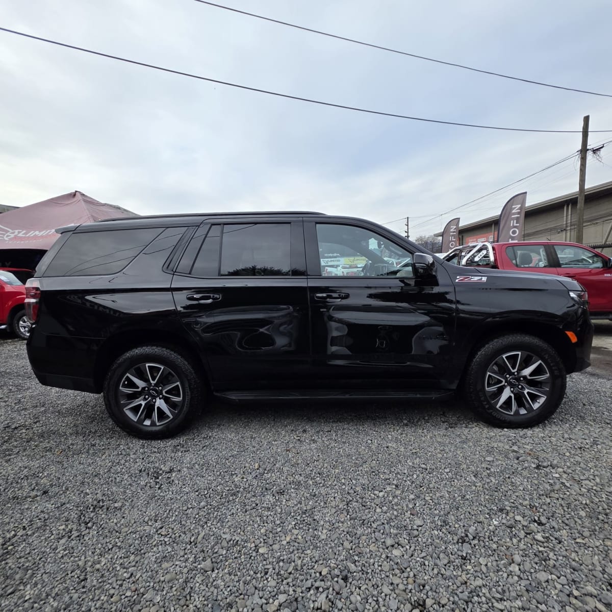 2025 Chevrolet TAHOE 5.3L AT10 8 ASIENTOS 4X4 - Miniatura 6