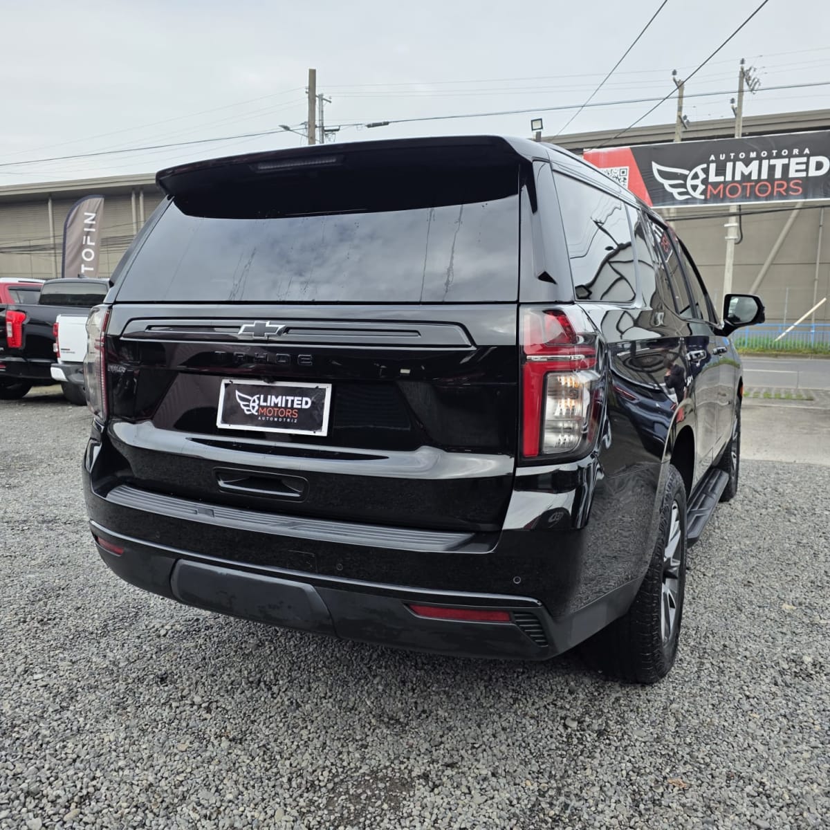 2025 Chevrolet TAHOE 5.3L AT10 8 ASIENTOS 4X4 - Miniatura 7