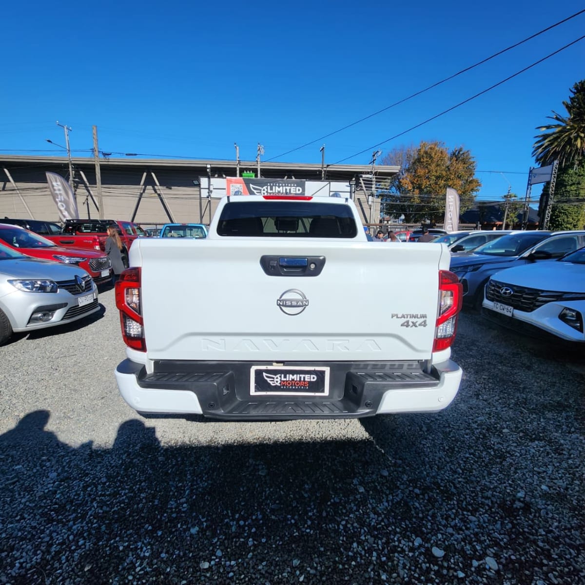 2023 Nissan NAVARA PLATINUM DC 4X4 - Miniatura 7