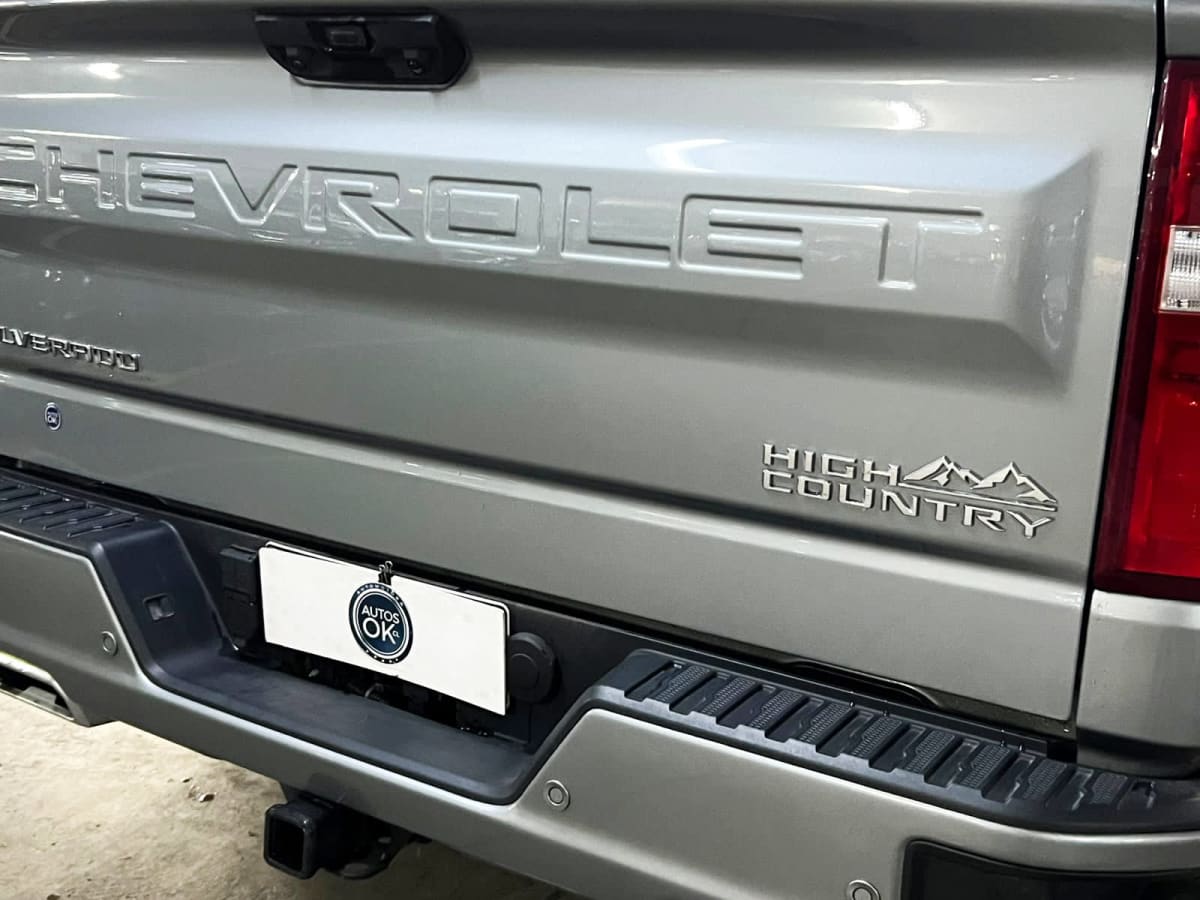 2025 Chevrolet Silverado 3.0 Plata - Miniatura 8