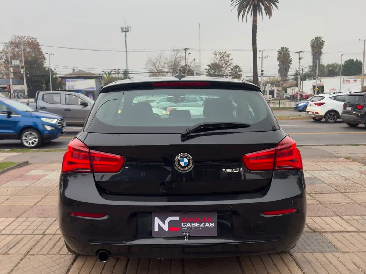 2017 BMW 120 1.6 Negro - Miniatura 4