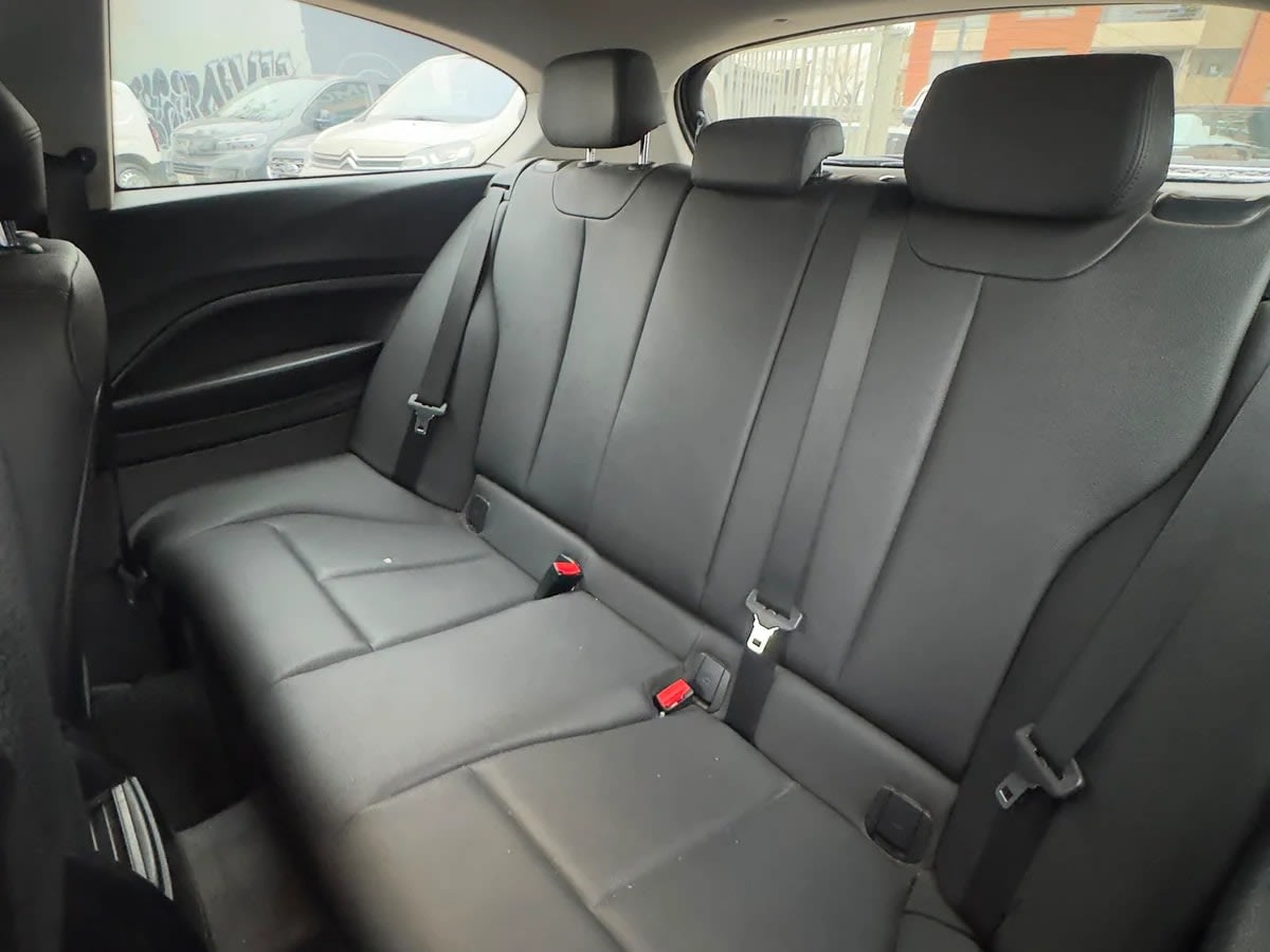 2017 BMW 120 1.6 Negro - Miniatura 9