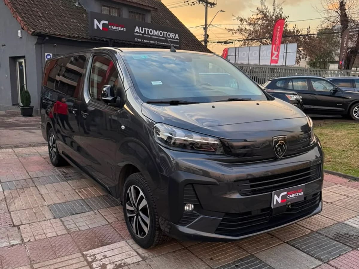 2025 PEUGEOT Traveller 2.0 Gris - Imagen 1