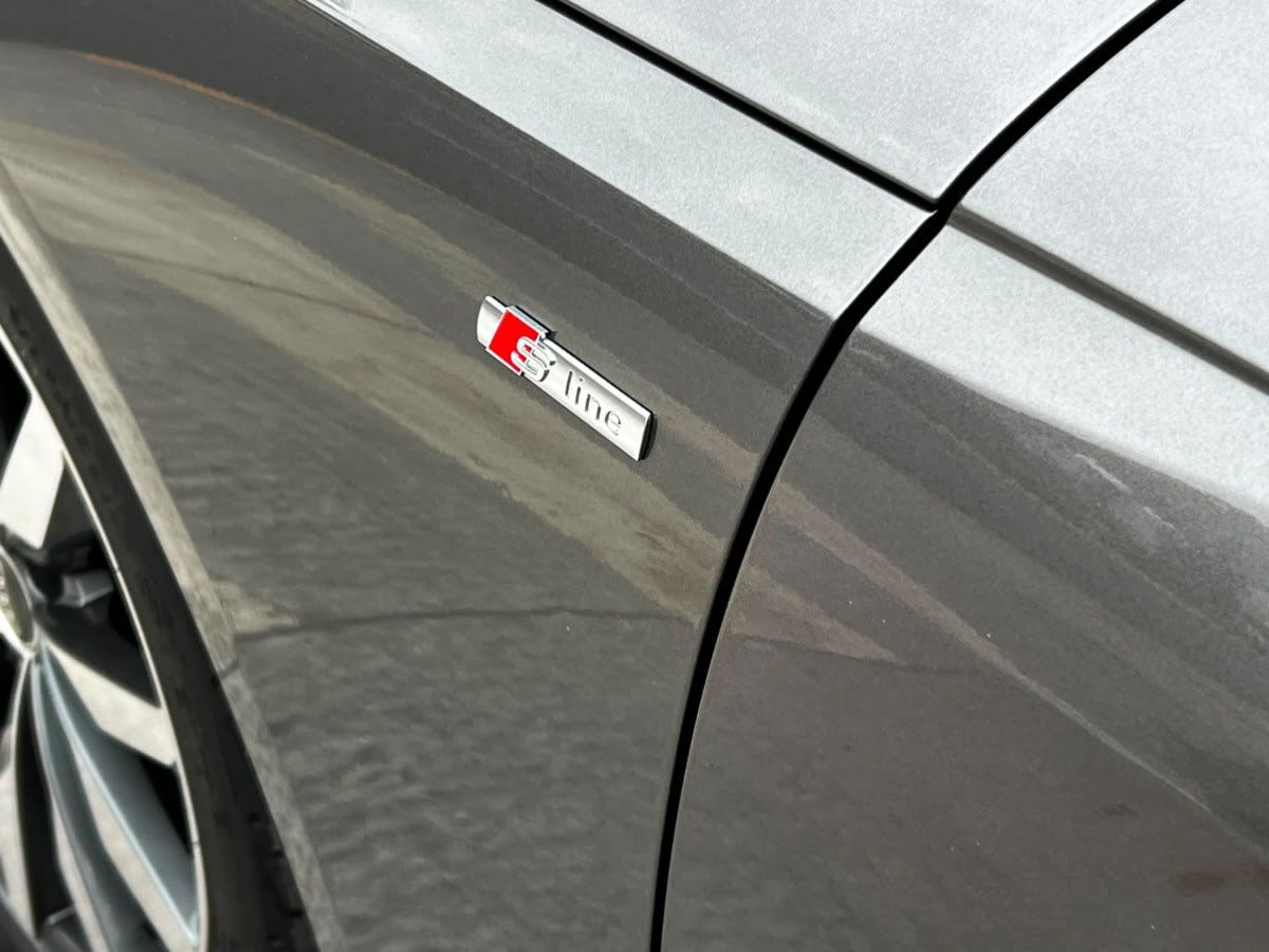 2022 Audi A4 40 Gris - Miniatura 8