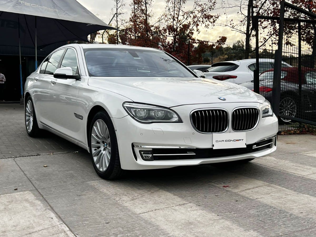 2014 BMW 740 ACTIVE Blanco - Miniatura 3
