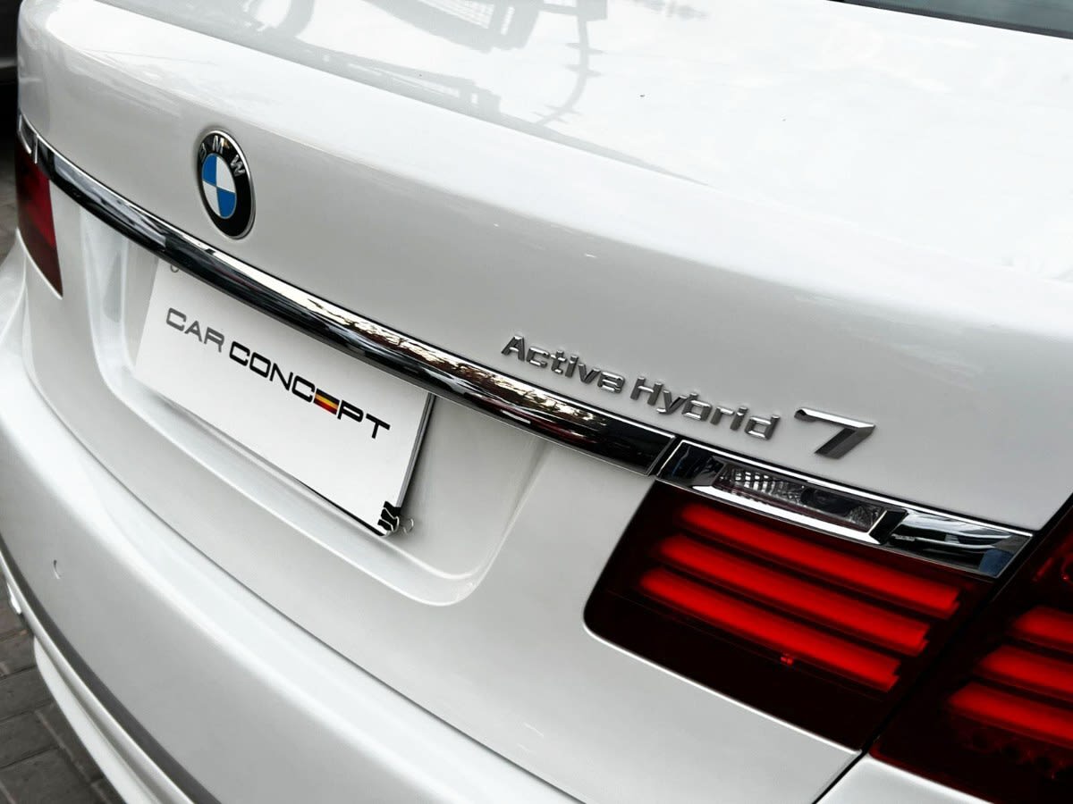 2014 BMW 740 ACTIVE Blanco - Miniatura 9