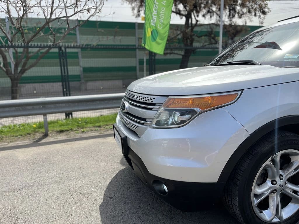 2015 Ford EXPLORER - Miniatura 4
