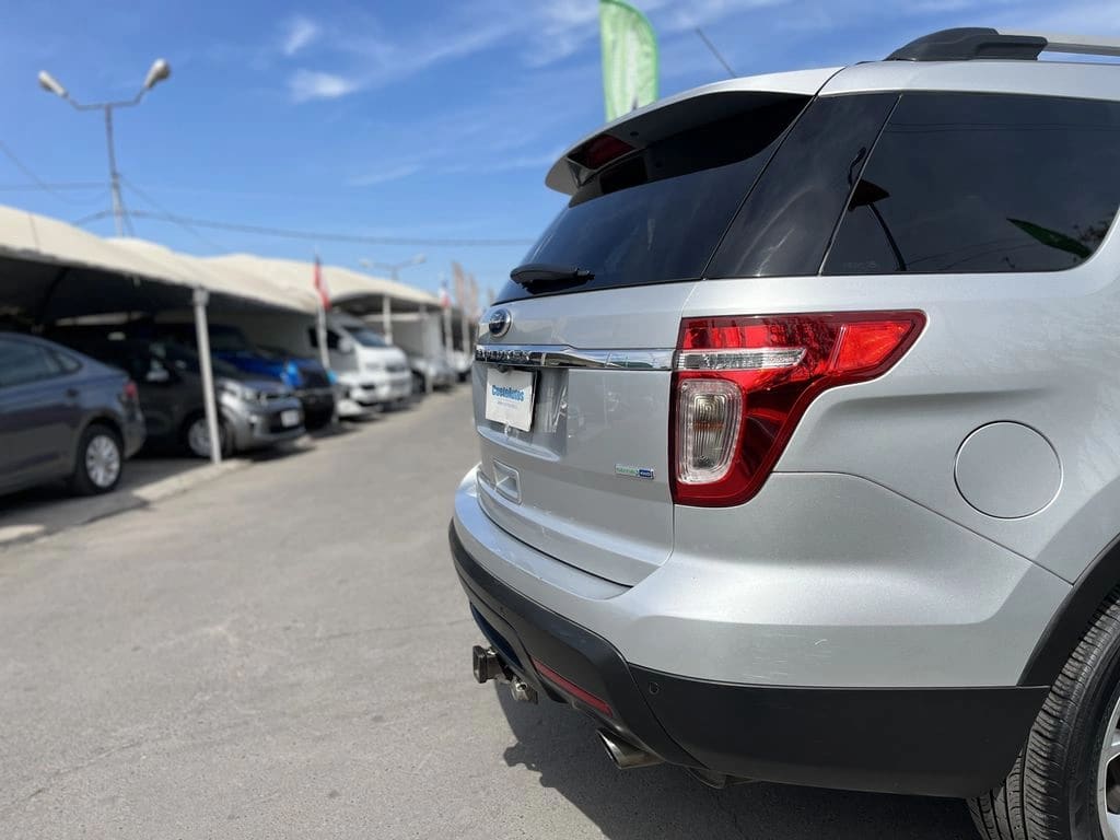 2015 Ford EXPLORER - Miniatura 10