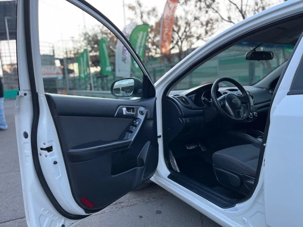2011 Kia CERATO - Miniatura 10