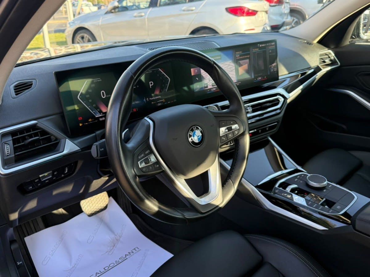 2024 BMW 320I URBAN Negro - Miniatura 8