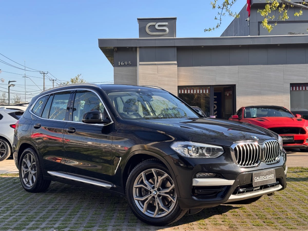 2021 BMW X3 XDRIVE30I Negro - Miniatura 3