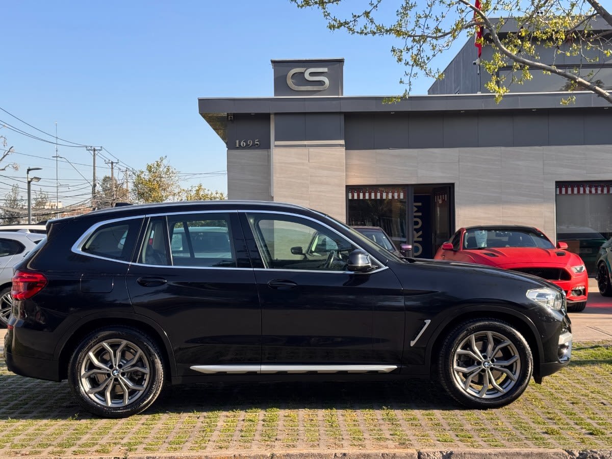 2021 BMW X3 XDRIVE30I Negro - Miniatura 4