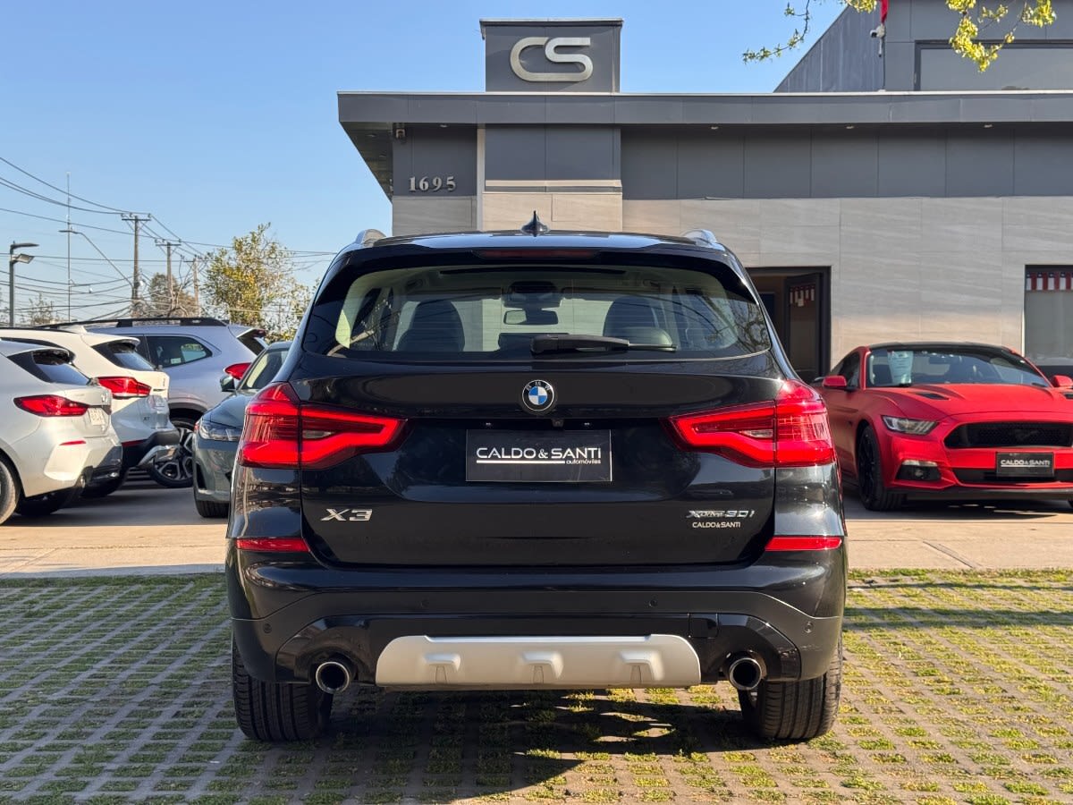 2021 BMW X3 XDRIVE30I Negro - Miniatura 6