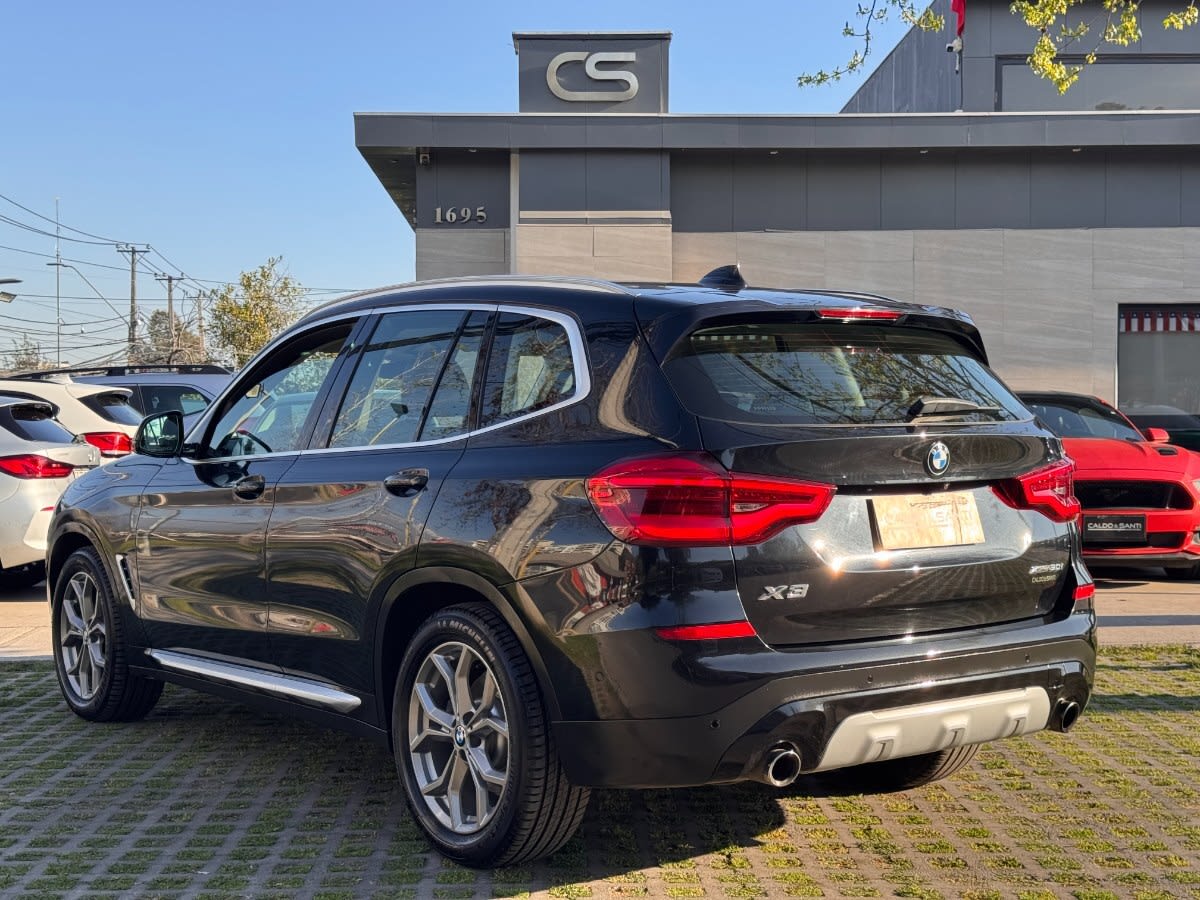 2021 BMW X3 XDRIVE30I Negro - Miniatura 7