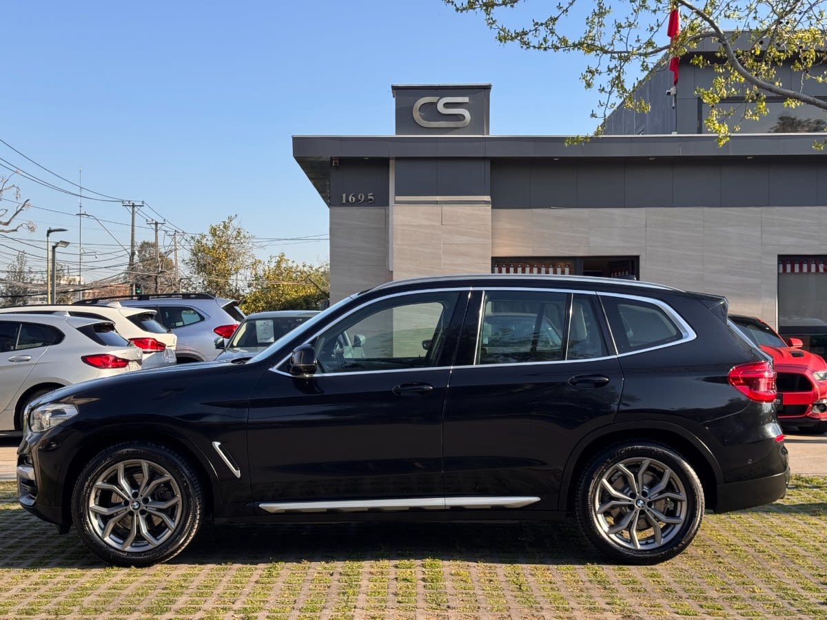2021 BMW X3 XDRIVE30I Negro - Miniatura 8