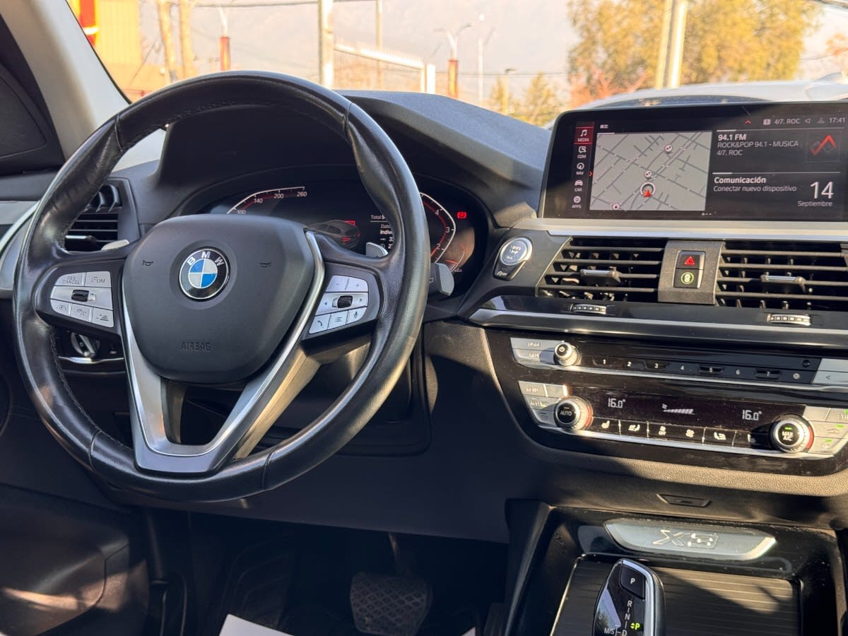2021 BMW X3 XDRIVE30I Negro - Miniatura 10