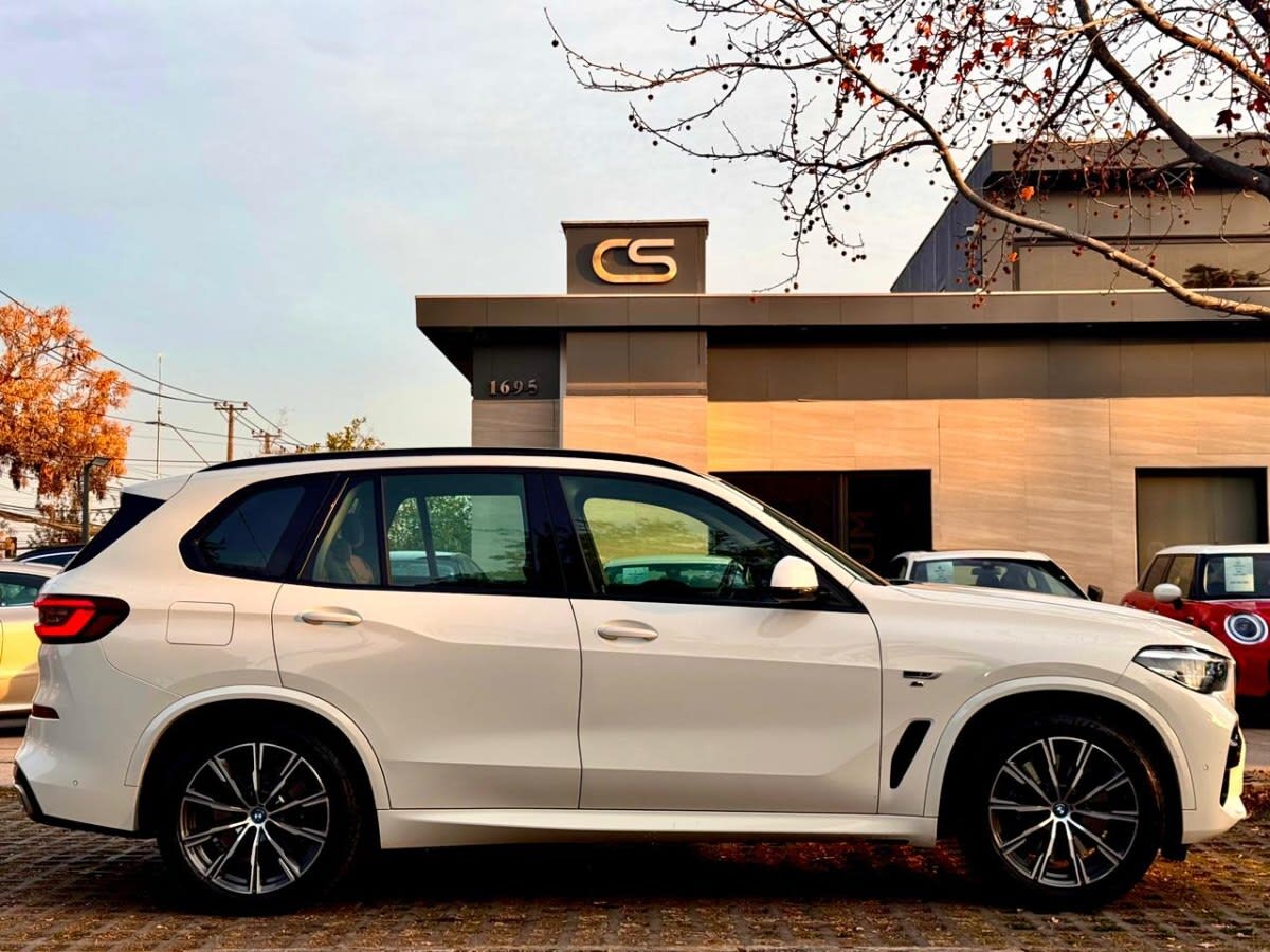 2022 BMW X5 XDRIVE Blanco - Miniatura 6