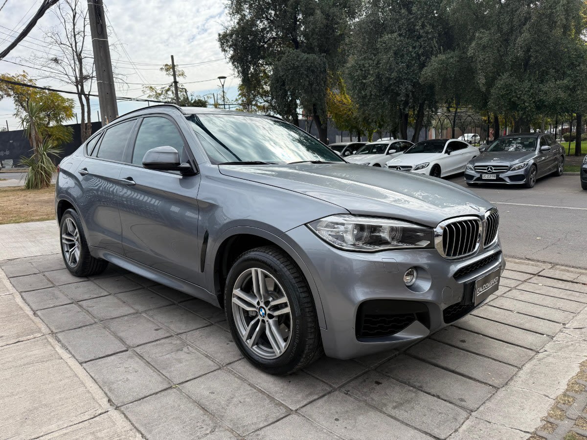 2016 BMW X6 XDRIVE50I Gris - Miniatura 3