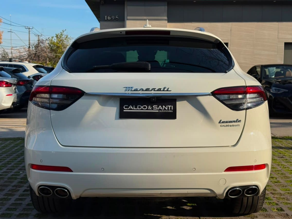 2022 Maserati Levante GT Blanco - Miniatura 4