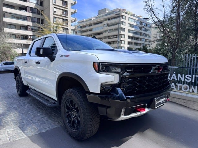 2023 Chevrolet SILVERADO ZR2 Blanco - Miniatura 3