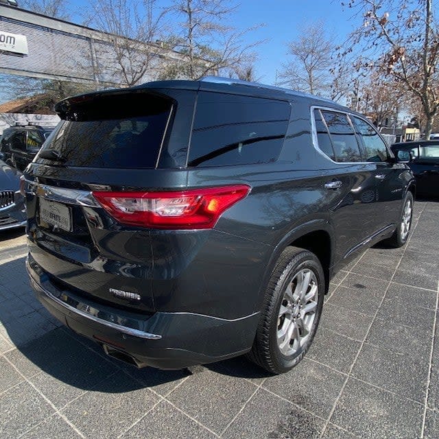 2019 Chevrolet TRAVERSE Premier Gris - Miniatura 2