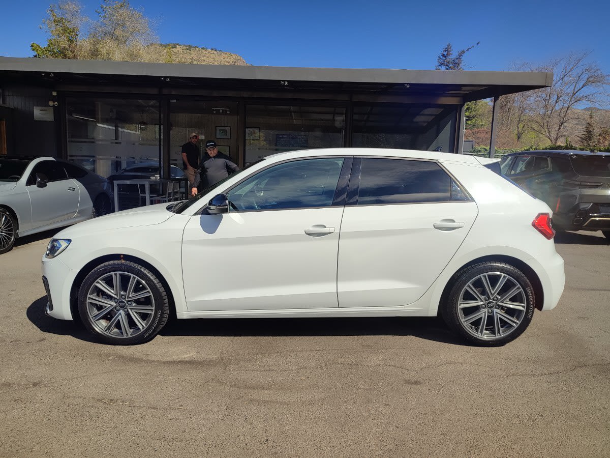 2022 Audi A1 35 - Miniatura 5