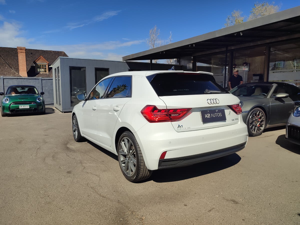 2022 Audi A1 35 - Miniatura 6