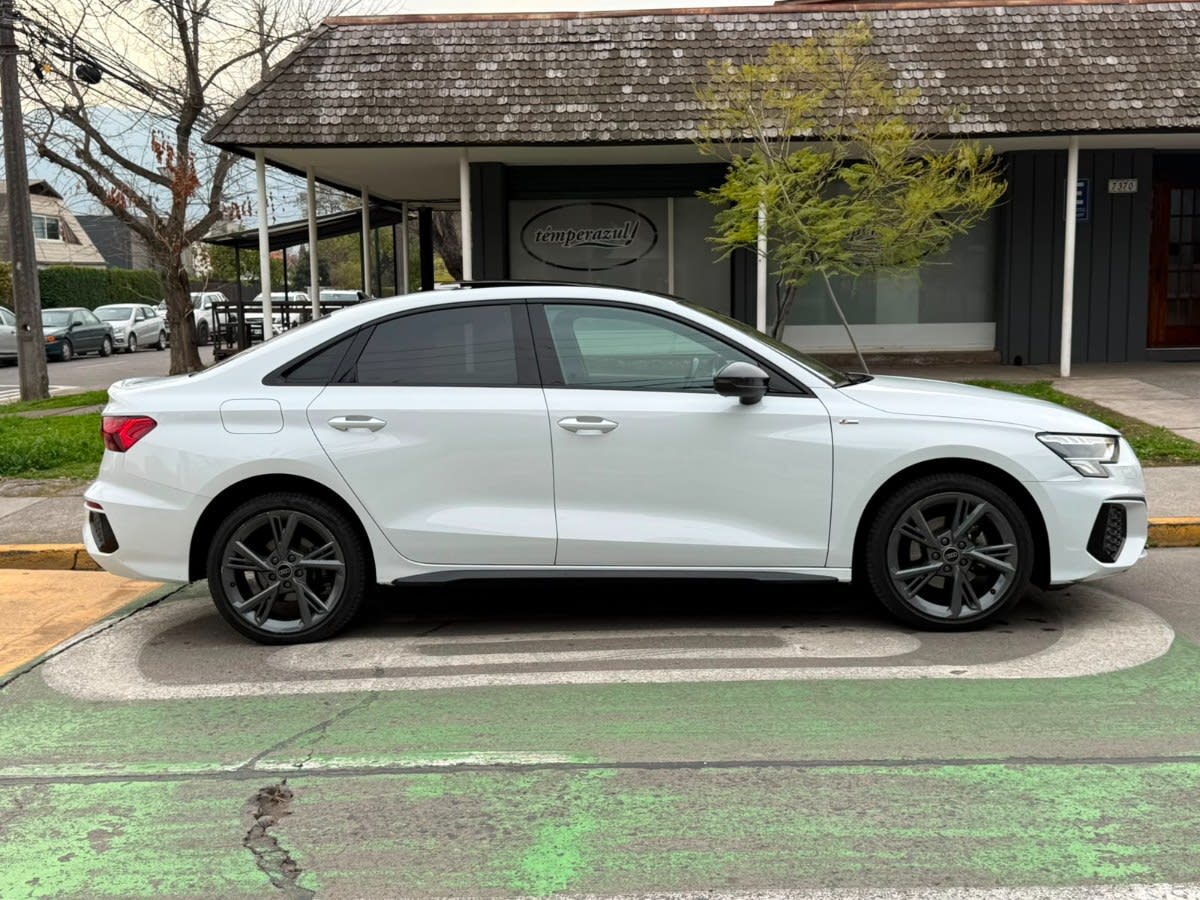 2024 Audi A3 SEDAN - Miniatura 4