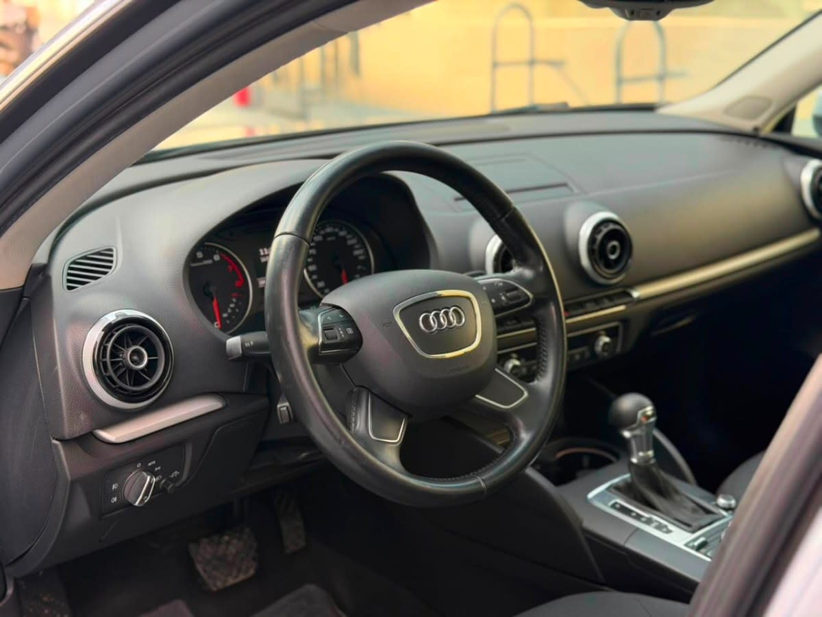 2015 Audi A3 SPORTBACK - Miniatura 8