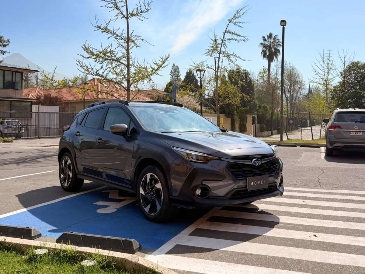 2024 Subaru Crosstrek 2.0 Gris - Miniatura 2