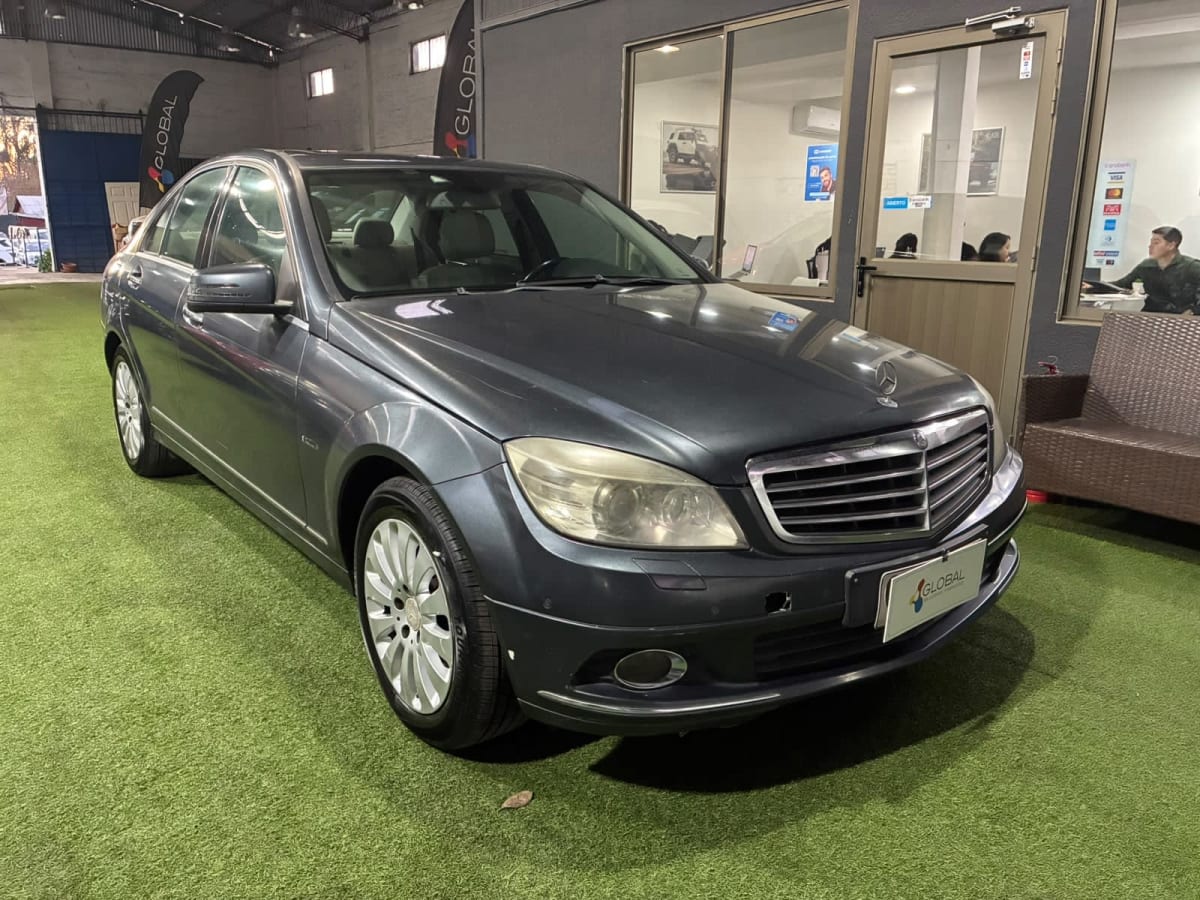 2010 Mercedes Benz C200 CGI Gris - Miniatura 5