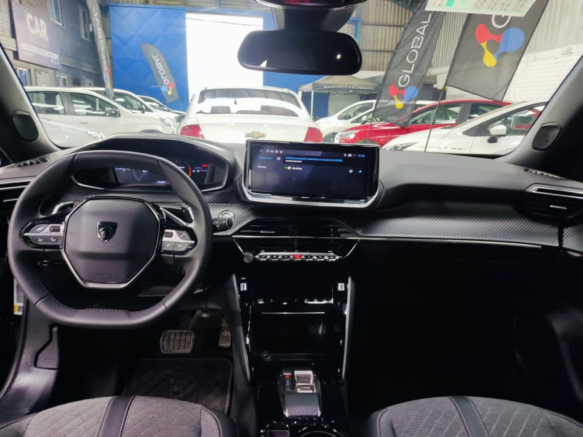 2025 Peugeot 2008 Blue HDI Negro - Miniatura 9