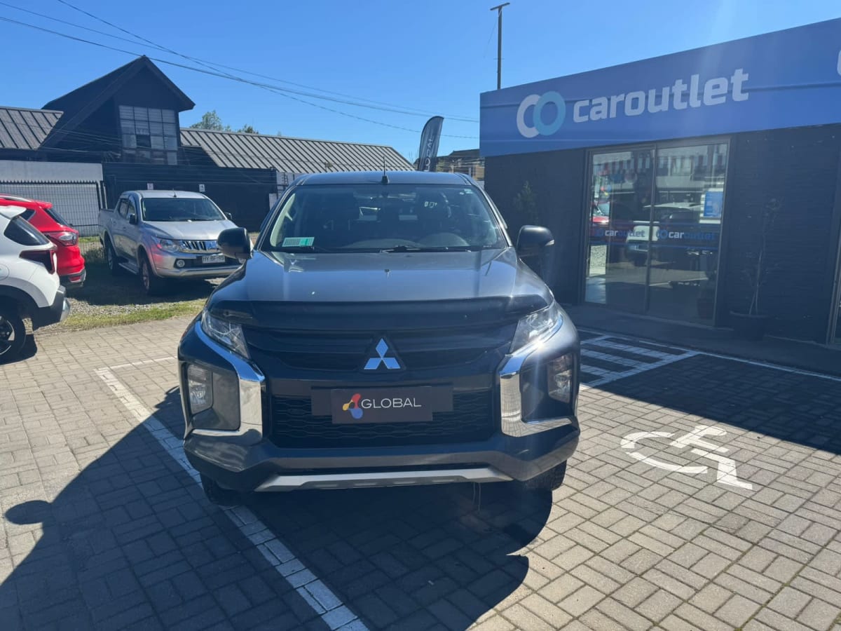 2023 Mitsubishi L200 Dakar 4x4 Gris - Miniatura 6