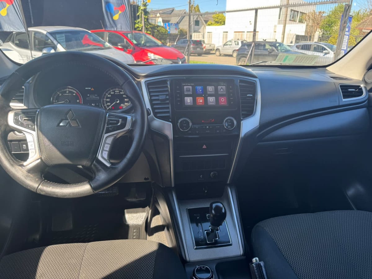 2023 Mitsubishi L200 Dakar 4x4 Gris - Miniatura 8