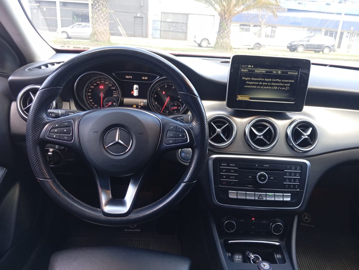 2020 Mercedes-Benz Gla 200 Mercedes Benz HB Rojo - Miniatura 8
