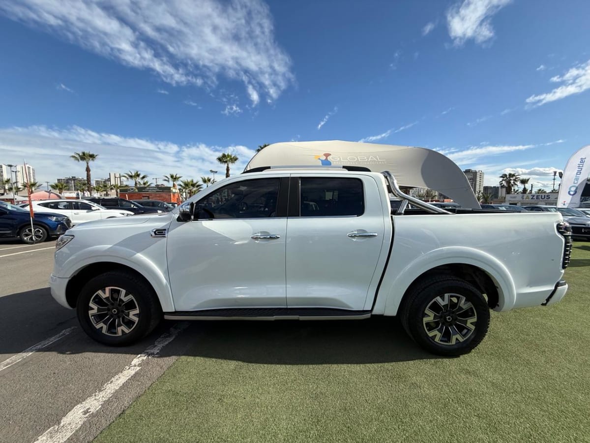 2023 Great Wall Poer 4x4 Blanco - Miniatura 2