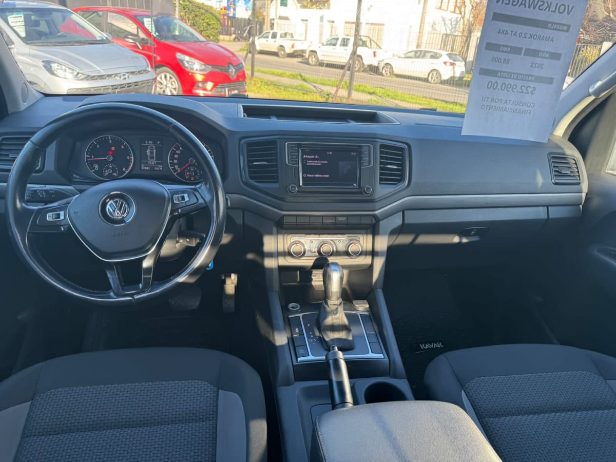 2023 Volkswagen Amarok Comfortline 4x4 Beige - Miniatura 9