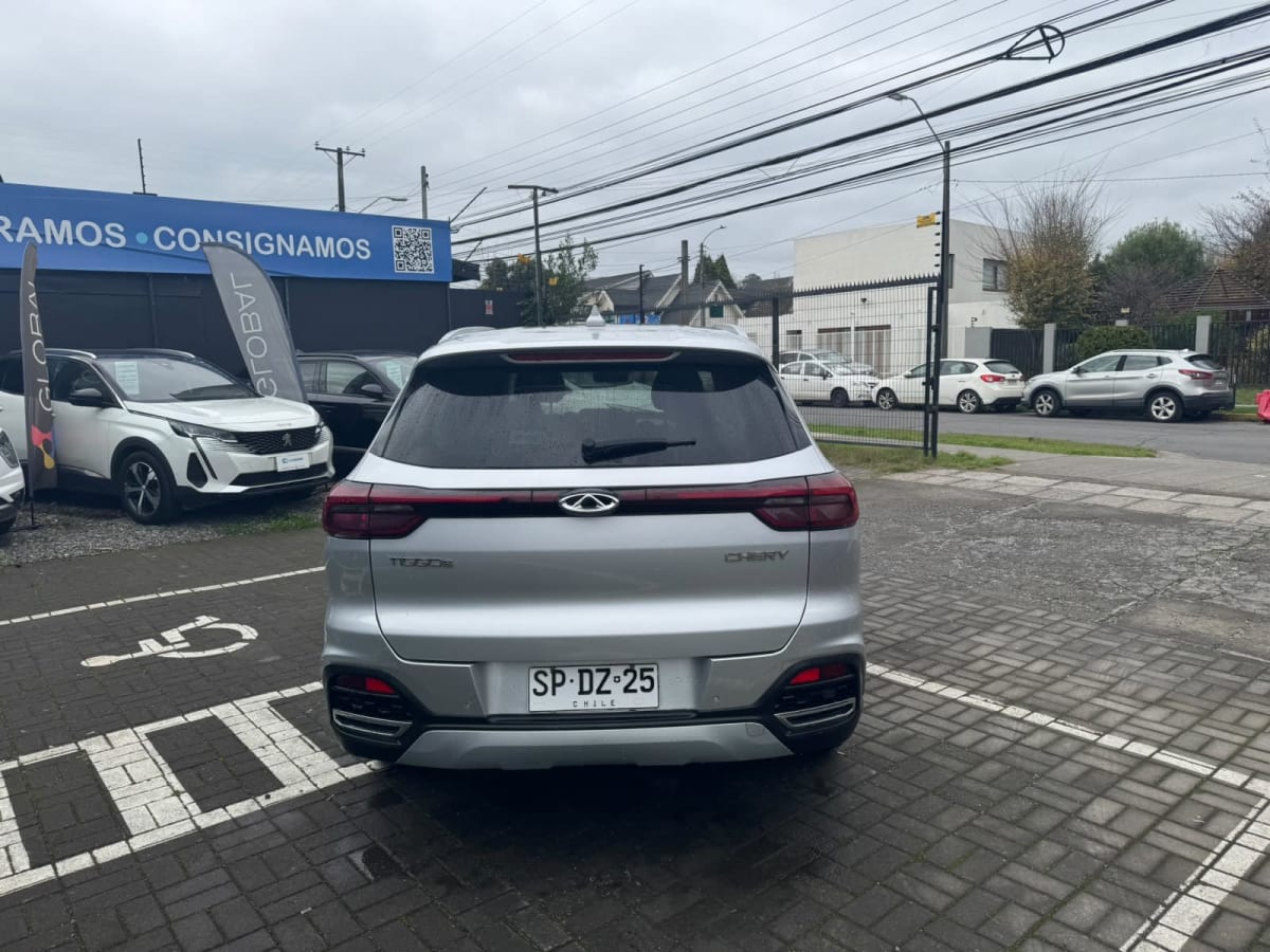 2023 Chery Tiggo 8 1.5 Gris - Miniatura 3