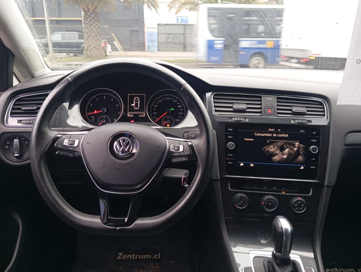 2020 Volkswagen Golf 1.6 Gris - Miniatura 8