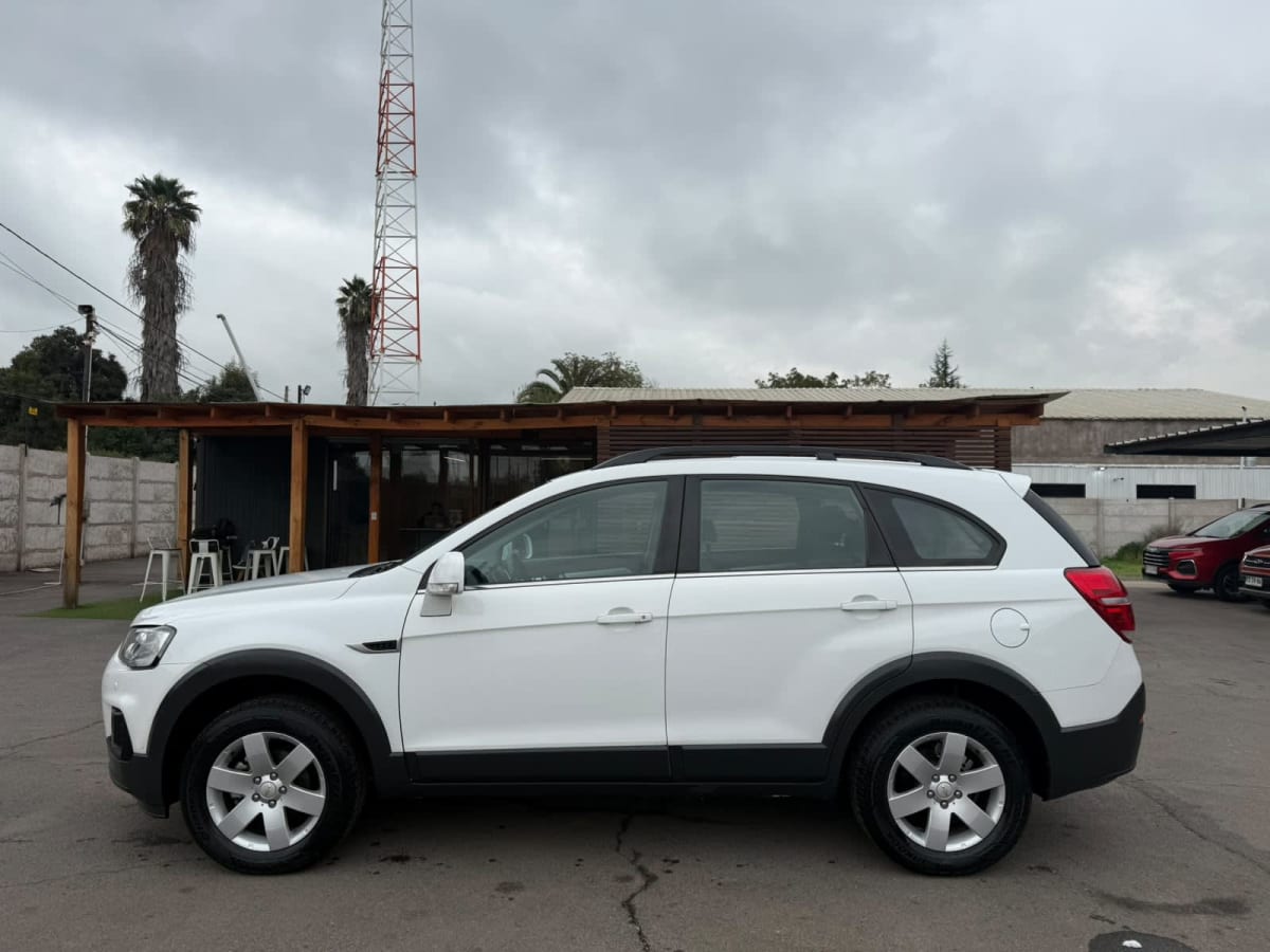 2018 Chevrolet Captiva LS 2.4 Blanco - Miniatura 2