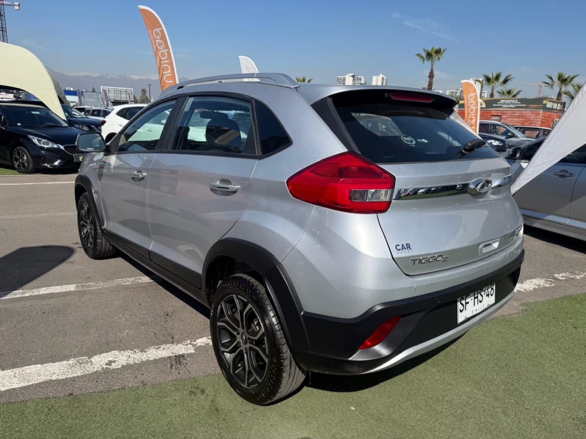2022 Chery Tiggo 2 1.5 Gris - Miniatura 3