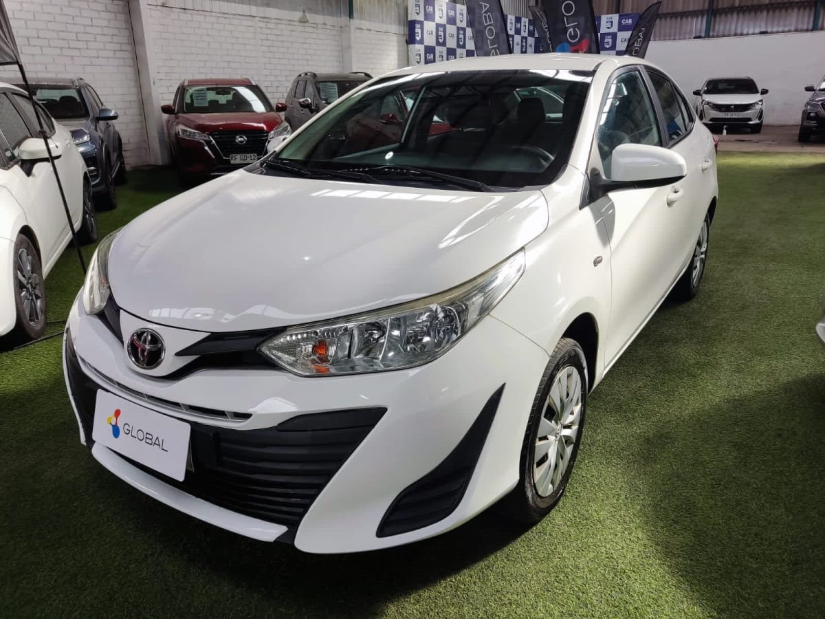2020 Toyota Yaris GLI 1.5 Blanco - Imagen 1