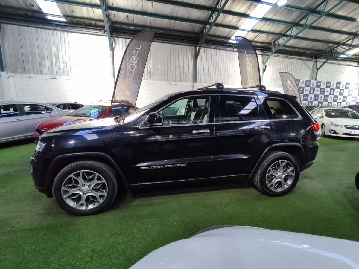 2022 Jeep Grand Cherokee LTD Negro - Miniatura 2