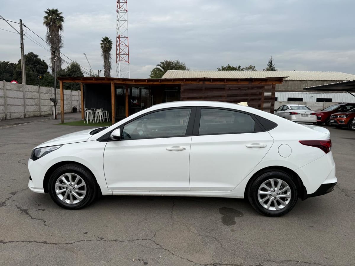 2023 Hyundai Accent HCI 1.4 Blanco - Miniatura 2