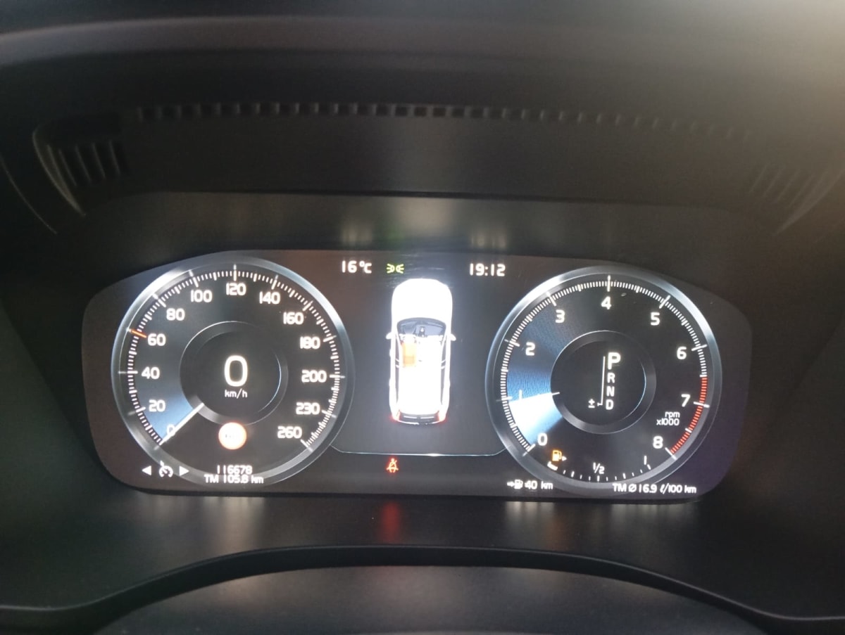 2021 Volvo Xc60 T5 Momentum Plata - Miniatura 9