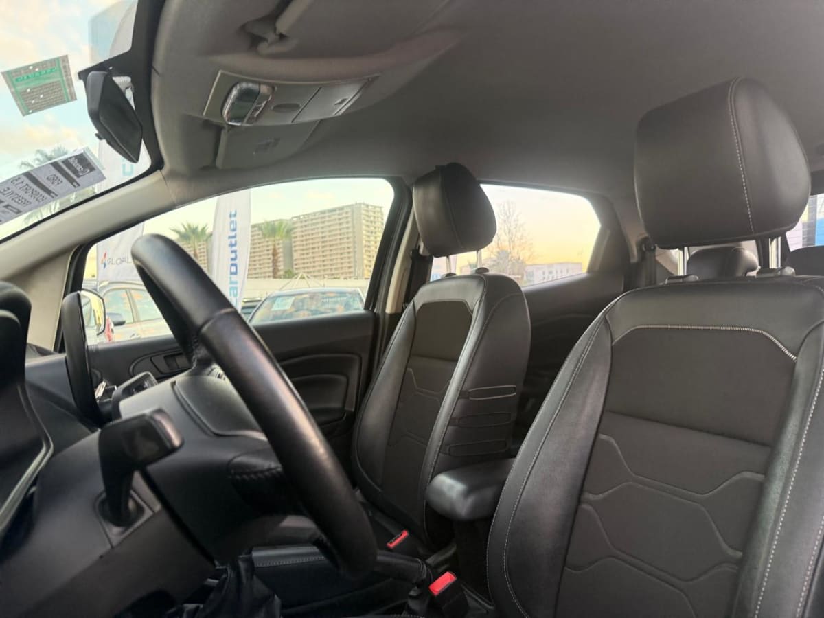 2021 Ford Ecosport Freestyle 1.5 Negro - Miniatura 10