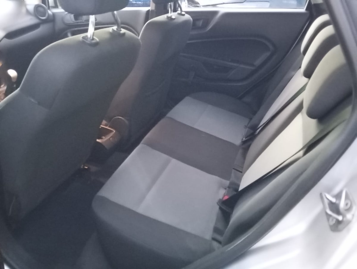 2019 Ford Fiesta 1.6 Gris - Miniatura 10