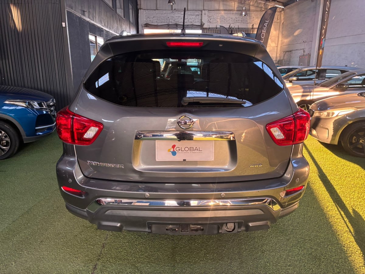 2020 Nissan Pathfinder 4wd Gris - Miniatura 3