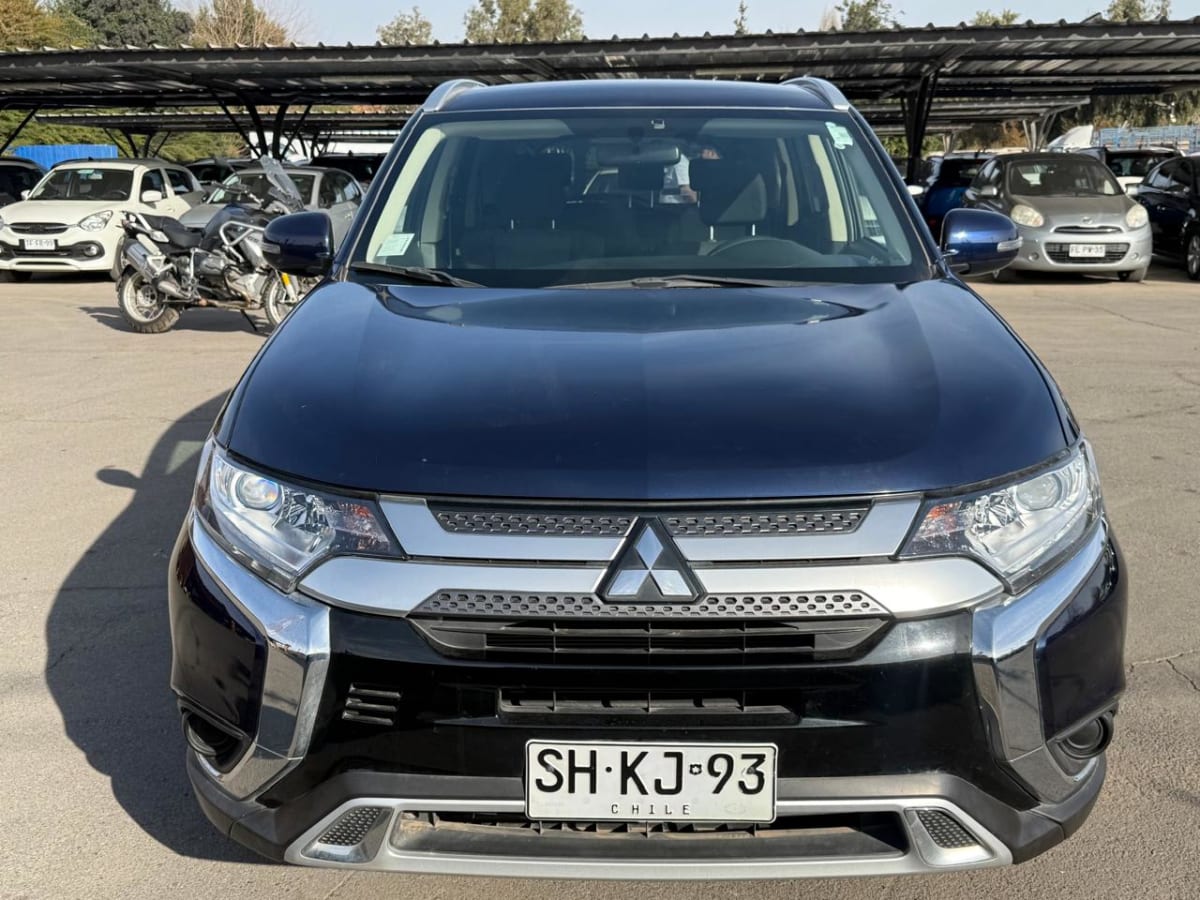 2023 Mitsubishi Outlander 2.0 Azul - Miniatura 8